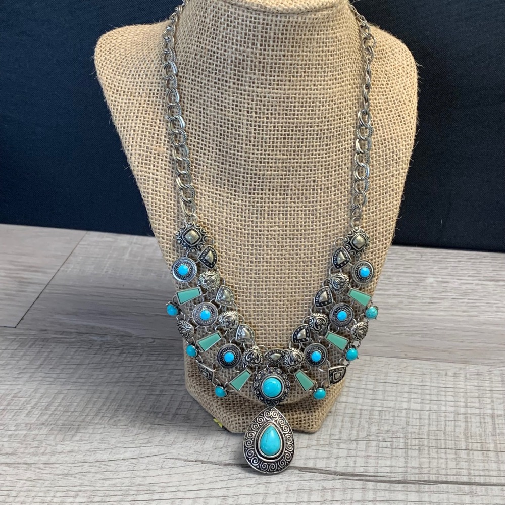 Jules B Southwestern Faux Turquoise Bib Statement Necklace Silver Tone 20in
